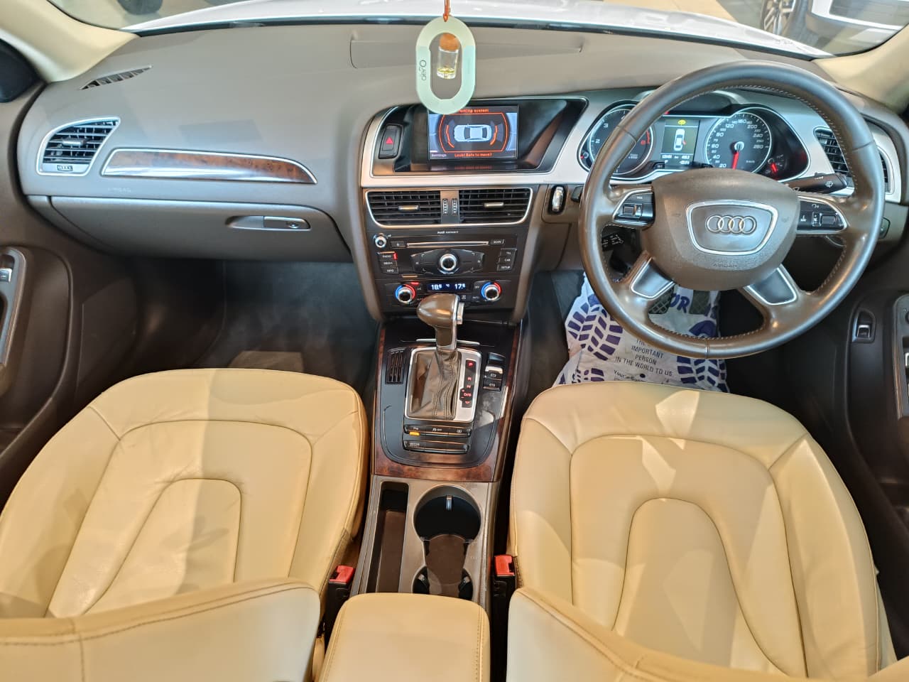 AUDI