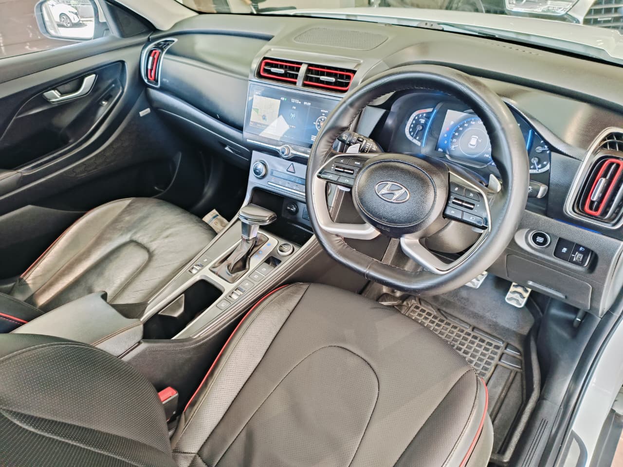 HYUNDAI