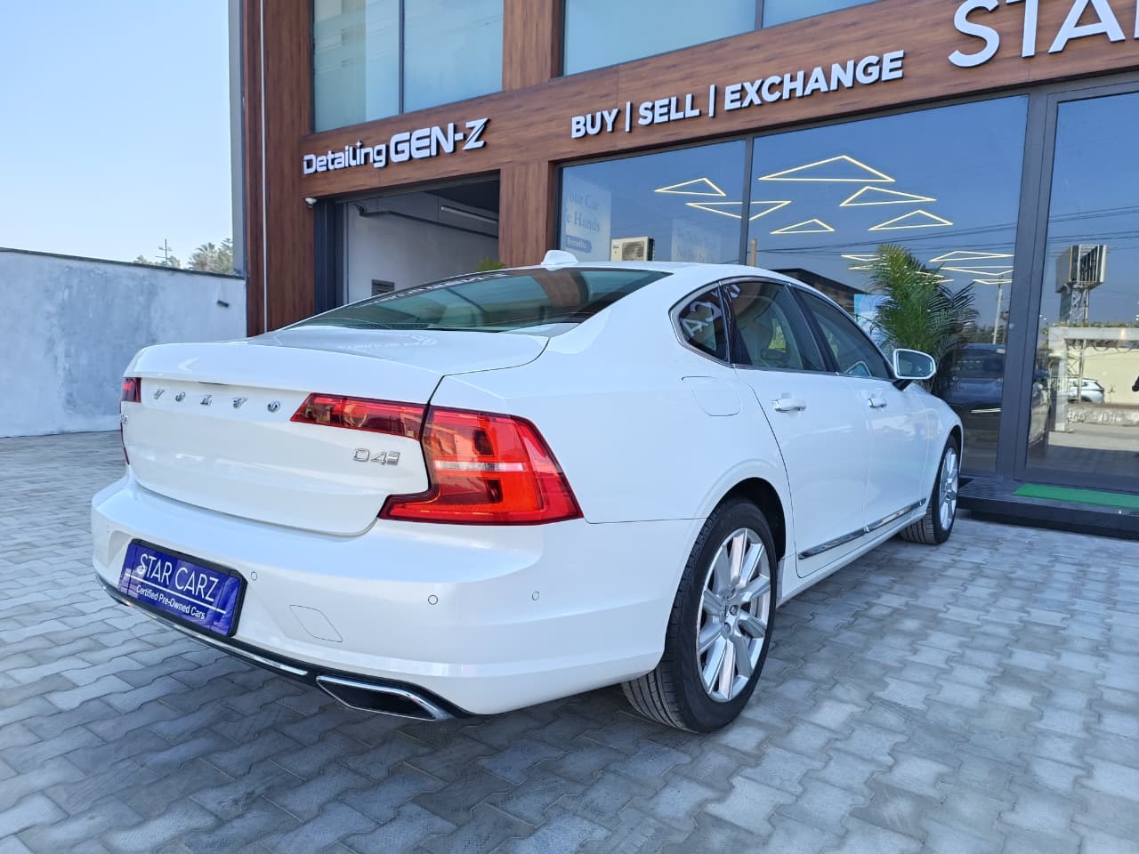 VOLVO