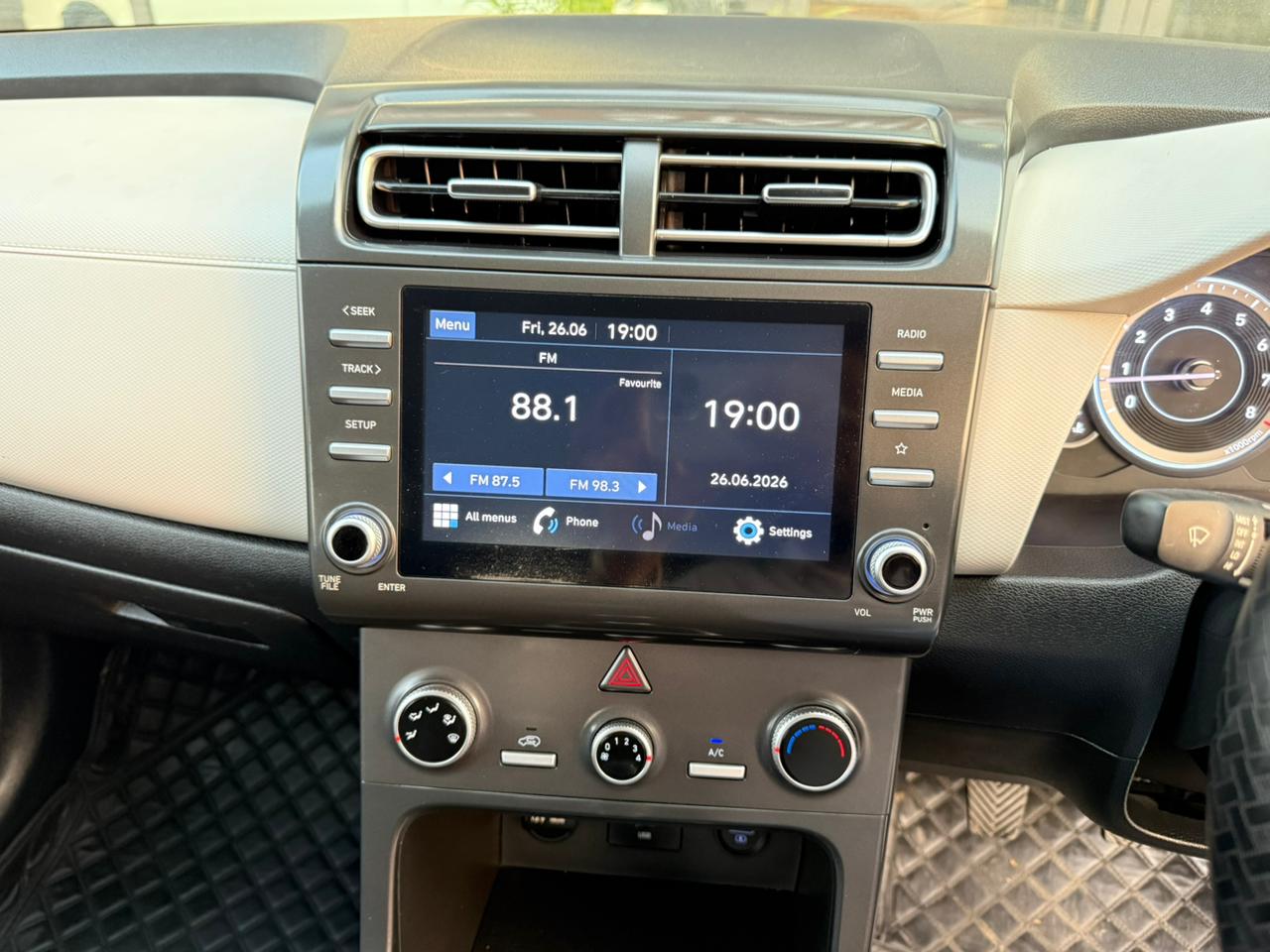 HYUNDAI