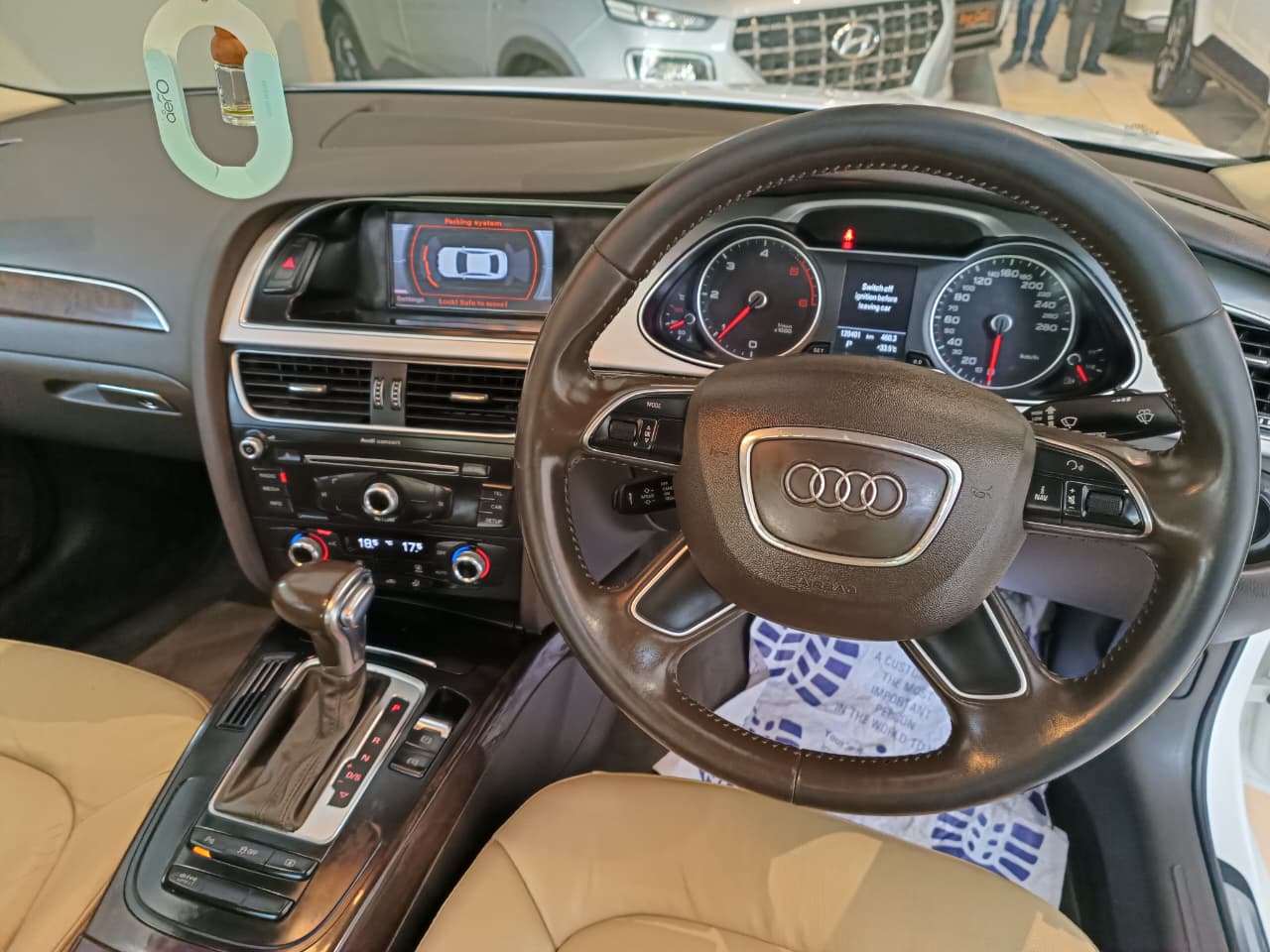 AUDI