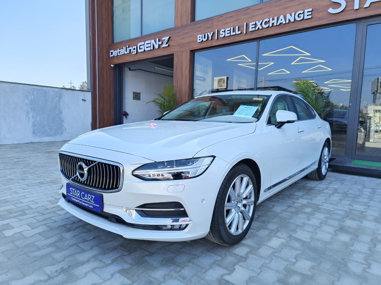 VOLVO